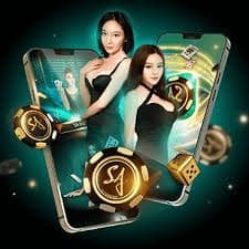 Philippines player installing 888phl apk on Android smartphone
